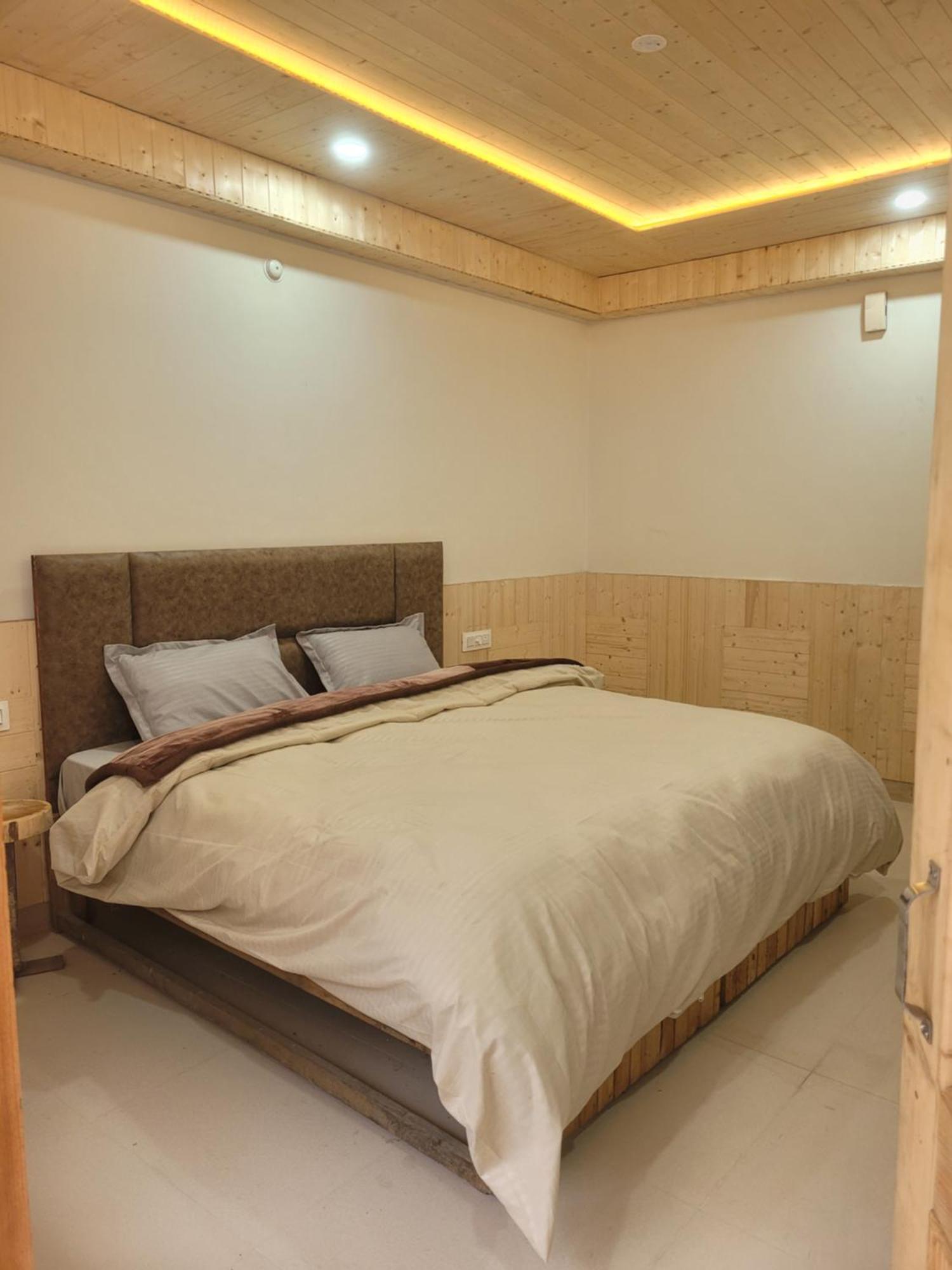 Whoopers Hostel Kasol Extérieur photo